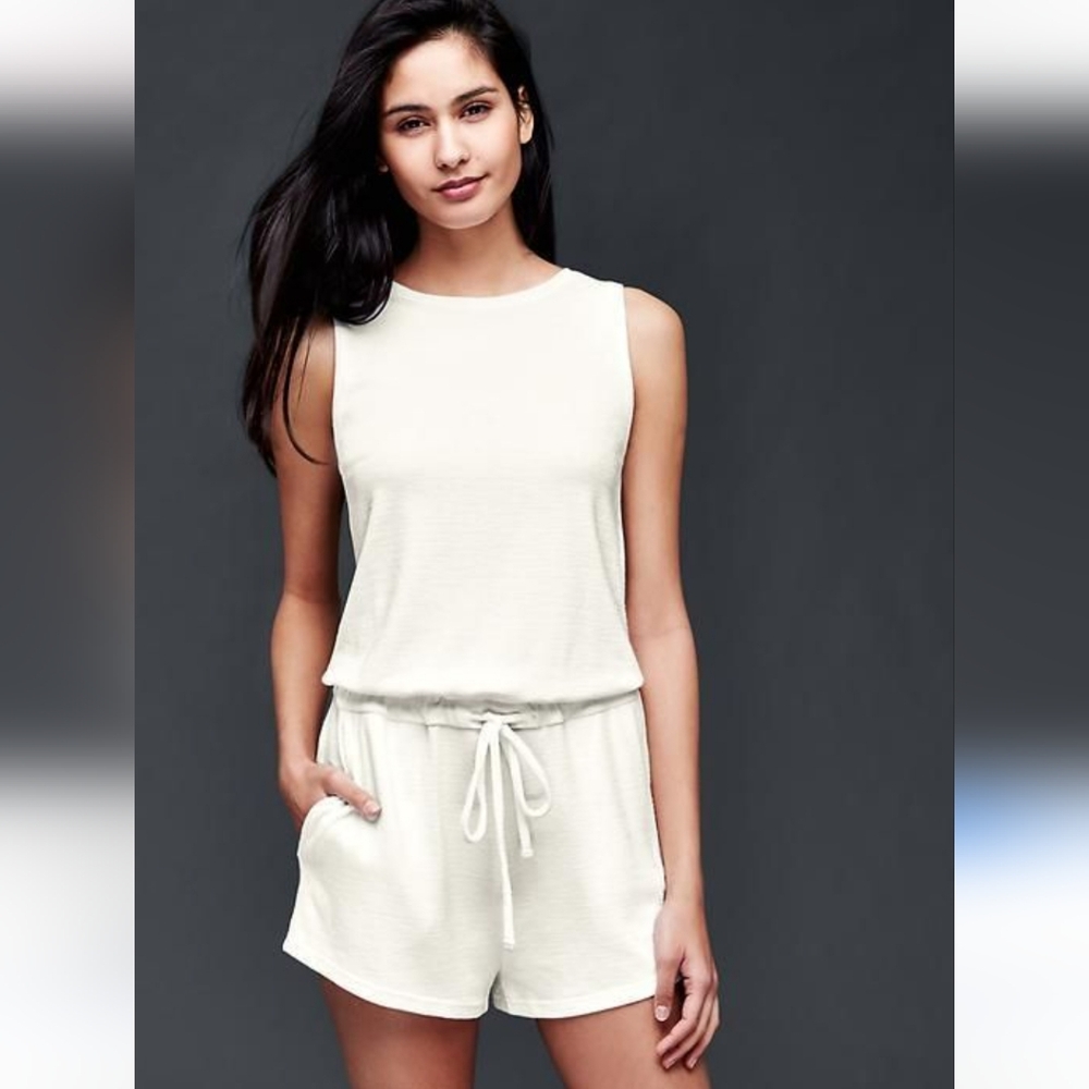Gap Softspun knit scoop-back Soft romper Sleeveless Round Neck Off White Cream L